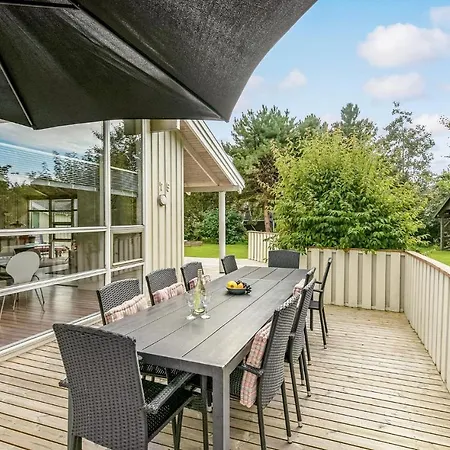 Holiday home 4 Bedroom Cozy In Sydals Skovby (Syddanmark)